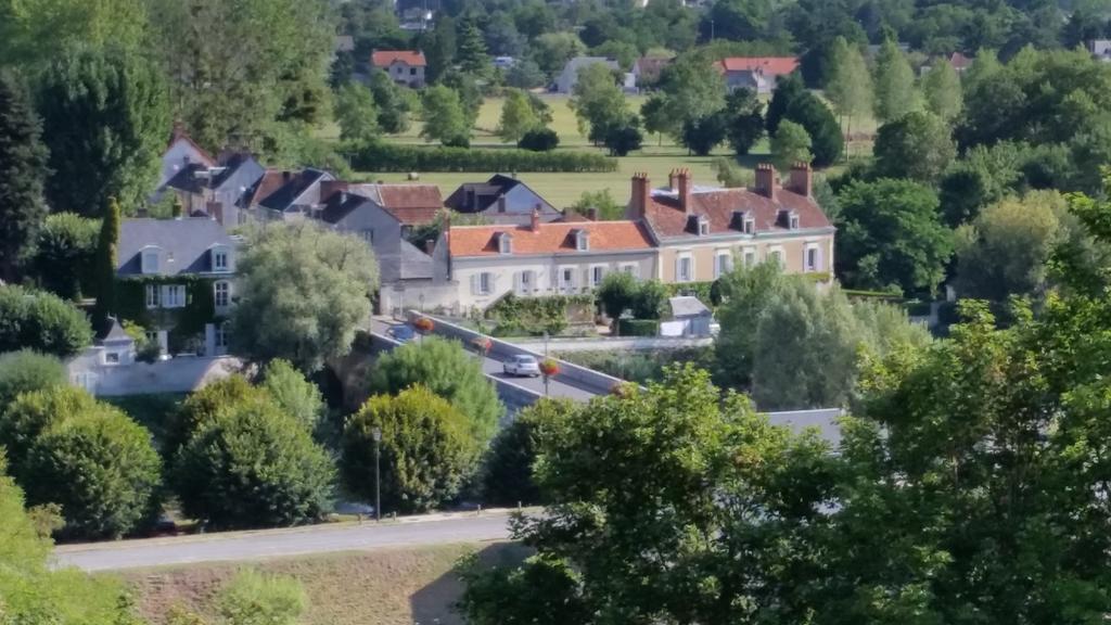 La Chaussee Des Ponts Noyers-sur-Cher Bilik gambar